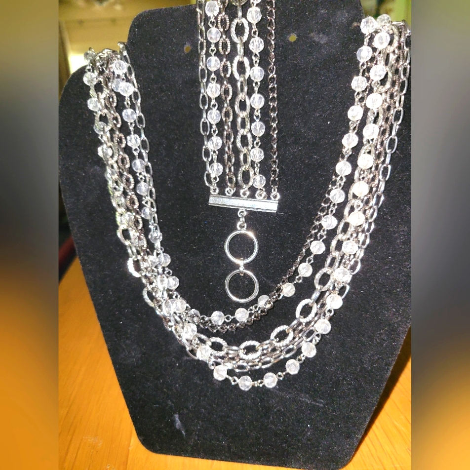 Silver Tone Necklace And Bracelet Set